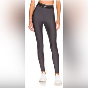 Airlift High Waist Suit Up Legging
ALO Yoga Pants Size Small
